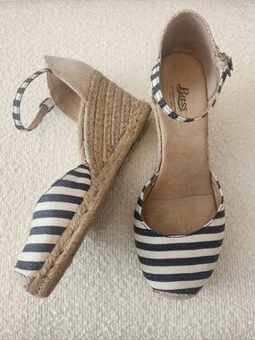 BASS ESPADRILLE CLOSED TOE ANKLE-STRAP NAVY & WHITE STRIPE WEDGES